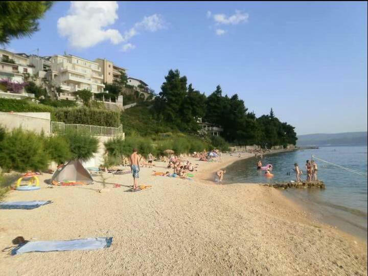 Villa Dvor Apartments Омиш Экстерьер фото
